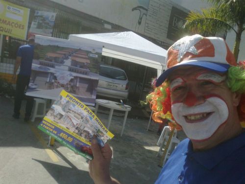 animador em stand imobiliário     581143