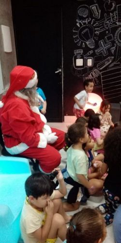 animador e visita do papai noel em stand imobiliário     760740