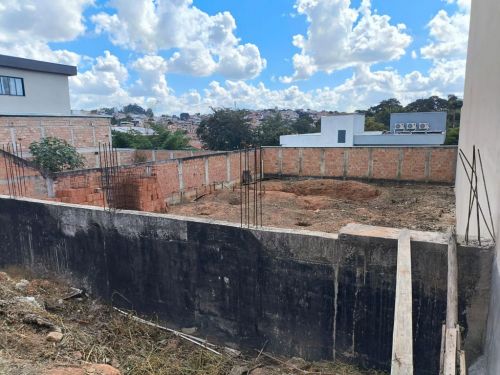 Lote Céu Azul Pampulha   500m2  Projeto aprovado na Pbh   Projeto aprovado na aeronautica  Excelente lote de 500m² todo murado com portão de 5 metros declive vai vender com projetos  774774