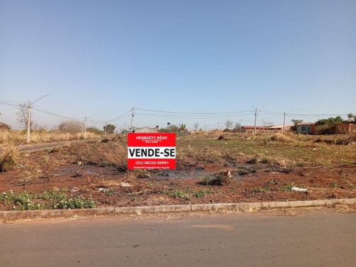 Lote de esquina com 2 frentes 757404