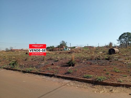 Lote de esquina com 2 frentes 757405