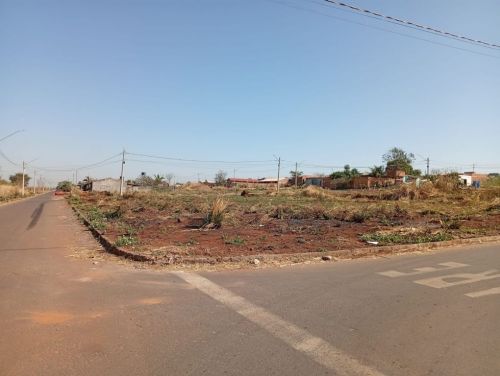 Lote de esquina com 2 frentes 757411