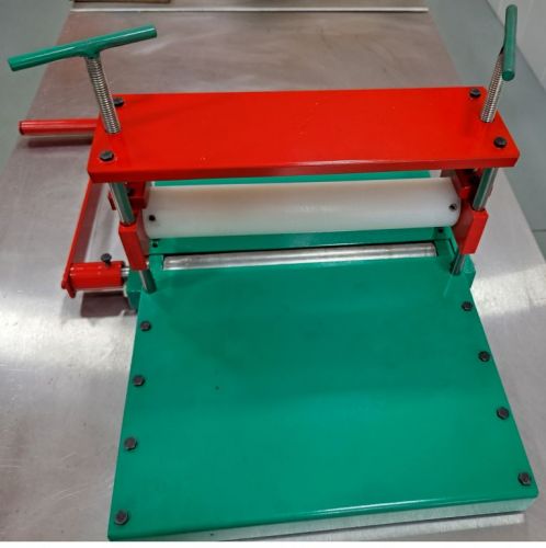 Máquina Manual de Corte e Vinco - 300 769273