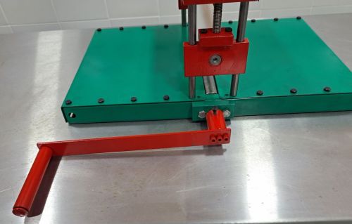 Máquina Manual de Corte e Vinco - 300 769274