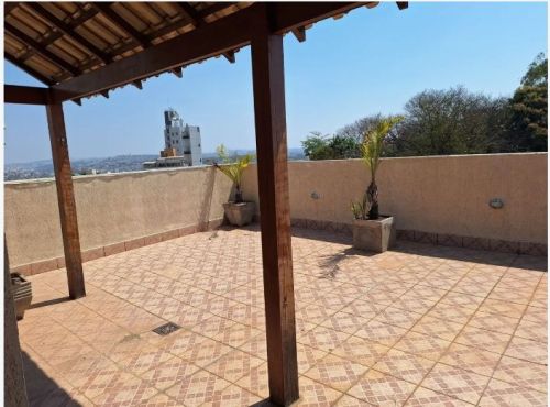 Maravilhosa cobertura próxima ao bairro ouro preto e da Avenida Fleming Detalhes Área útil  220m²   Quartos 4   Banheiros 4  Vagas na garagem 3   Permitido animais Salão de festas 774164