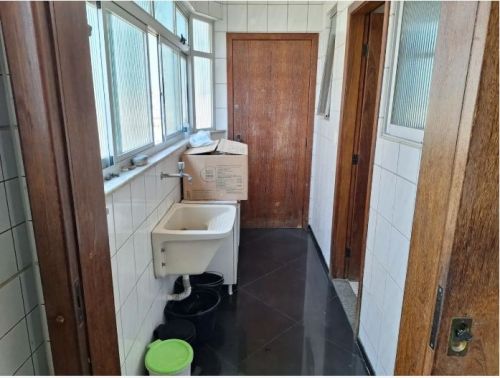 Maravilhosa cobertura próxima ao bairro ouro preto e da Avenida Fleming Detalhes Área útil  220m²   Quartos 4   Banheiros 4  Vagas na garagem 3   Permitido animais Salão de festas 774172