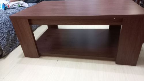 Mesa de Centro para sala na cor marrom clara nova conservadabom estado. 667055