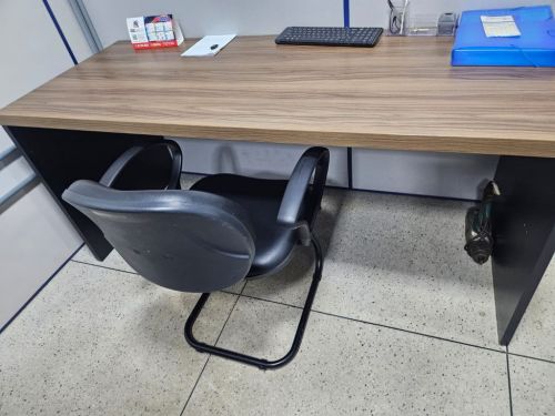Mesa para escritório - Excelente oportunidade 749448