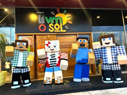 Minecraft Turma personagens vivos cover 736852