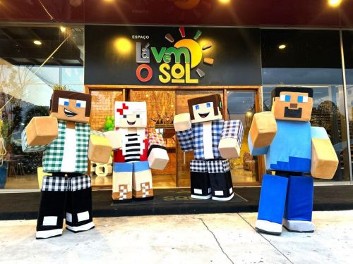 Minecraft Turma personagens vivos cover 736858