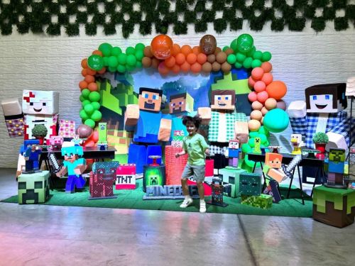 Minecraft Turma personagens vivos cover 736859