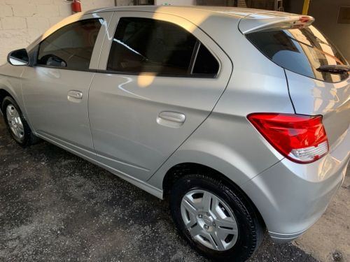 Onix Lt mod 2015 5 portas 1.0 flex Mpfi 8v Hatchback 758129
