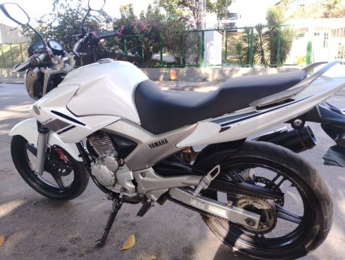 Oportunidade de Moto impecável  751727