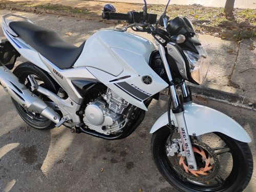 Oportunidade de Moto impecável  751730
