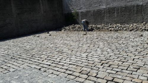 Pavimentaçao e manutençao de paralelepipedos e piso intertravado 773402