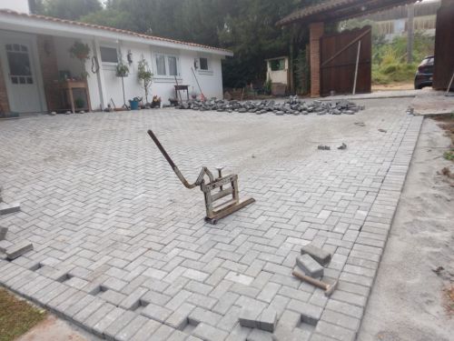 Pavimentaçao e manutençao de paralelepipedos e piso intertravado 773406
