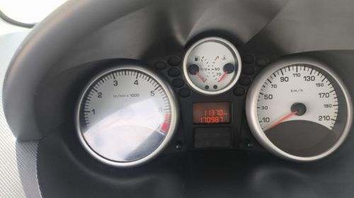 Peugeot 207 1.4 Xr Passion 8v Flex 4p Manual 2011 765854