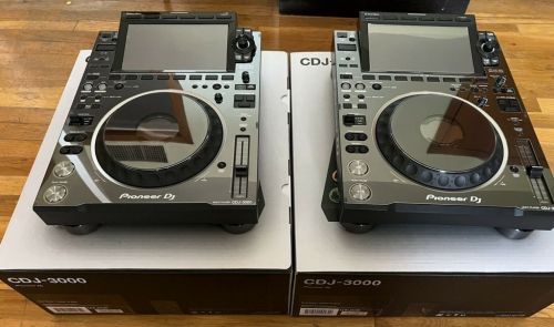 Pioneer Dj Xdj-rx3 Pioneer Xdj Xz  Pioneer Dj Ddj-rev7  Pioneer Ddj 1000 Pioneer Ddj 1000srt Dj Controller  Pioneer Cdj-3000 Pioneer Cdj 2000 Nxs2 Pioneer Djm 900 Nxs2  Pioneer Dj Djm-v10 625608