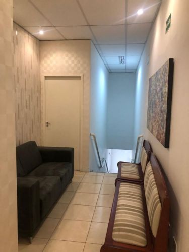 Prédio Comercial com Excelente Localização - 512m² - Garagem 10 vagas  2 Andares 766009