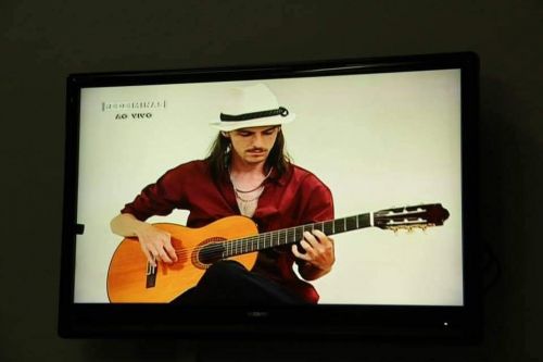 Realize seu Sonho de tocar Método Simples e Direto toque as músicas que você gosta e aprenda o que você realmente precisa para tocar. Violão Guitarra Ukulele teclado e baixo. 737916