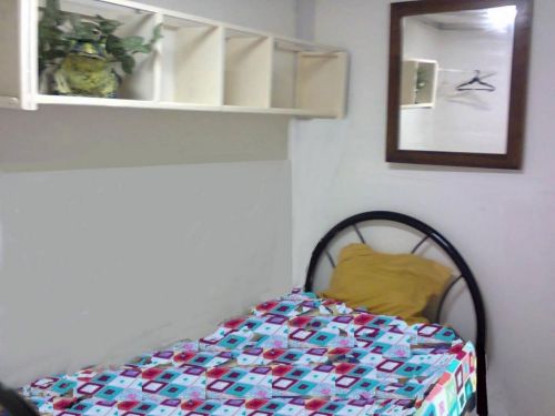 Recámara Amueblada atrás de las Torres Carson 775758