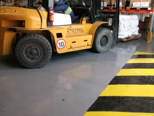 Recuperação De Pisos e Pinturas de Garagens Galpões Estacionamentos Quadras 784961 Recuperação De Pisos e Pinturas de Garagens Galpões Estacionamentos Quadras 784961