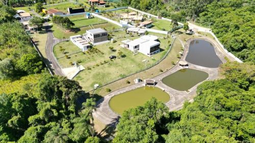 Refugio Particular No Bairro Do Éden 768441