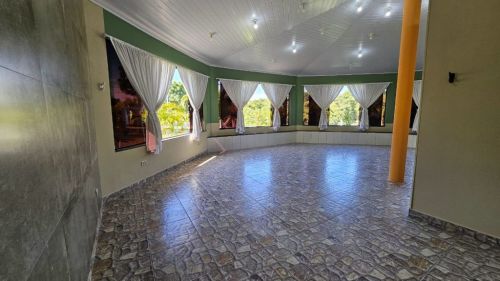 Refugio Particular No Bairro Do Éden 768446