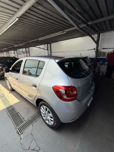 Renault Sandero 1.0 Flex Authentique 2015 742397