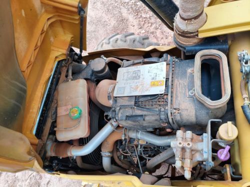 Retroescavadeira Caterpillar 416 F2 776050