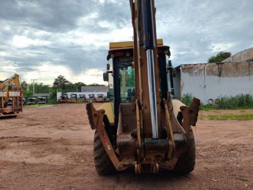 Retroescavadeira Caterpillar 416 F2 776055