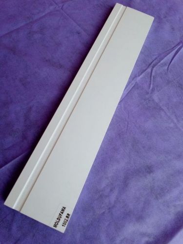 Rodapé 10 Cm Branco  Com Friso Moderno Em Mdf Revestido 100% Em Poliéster 772311