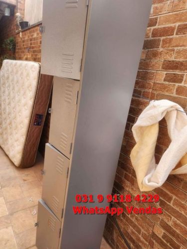 Roupeiro Escaninho com 4 Portas - Novo - Frete Grátis para Bh Minas Gerais 757975