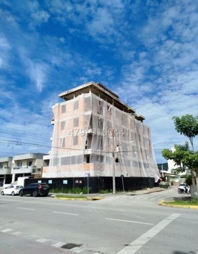 Sala Comercial à Venda em Bombas  - Esquina Exclusiva entre Fragata e Falcão 748879