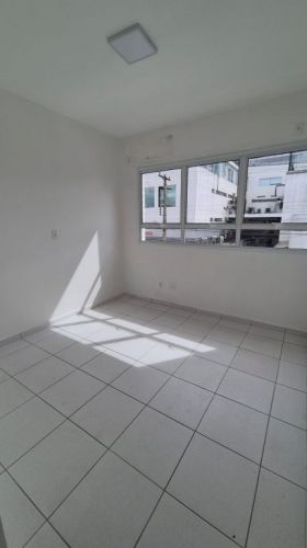 Sala Comercial Locação na V. Alzira 40m² 1 wc.  em frente Hosp. Santa Helena Santo André 774987