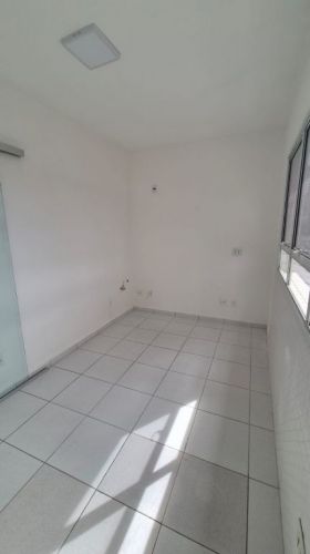 Sala Comercial Locação na V. Alzira 40m² 1 wc.  em frente Hosp. Santa Helena Santo André 774988
