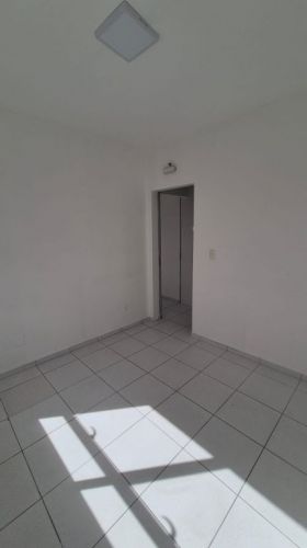 Sala Comercial Locação na V. Alzira 40m² 1 wc.  em frente Hosp. Santa Helena Santo André 774989