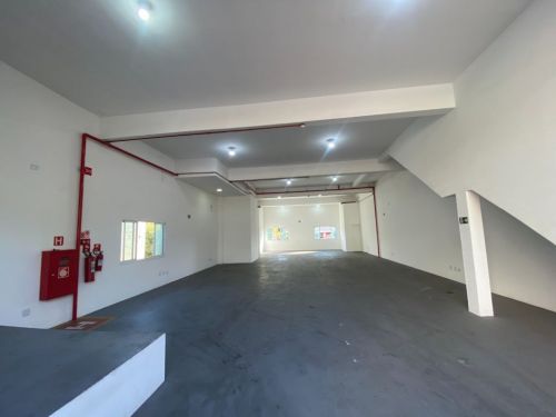 Salão comercial para locação em Osasco na Av. Santo Antônio 220m² pé direito 580m 773642 Salão comercial para locação em Osasco na Av. Santo Antônio 220m² pé direito 580m 773642
