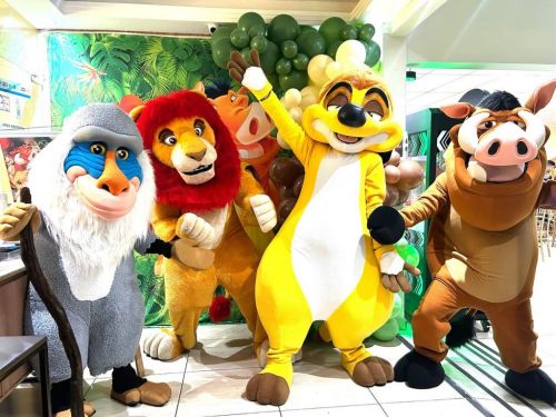 Simba Rei Leão Timão Pumba personagens vivos 738378