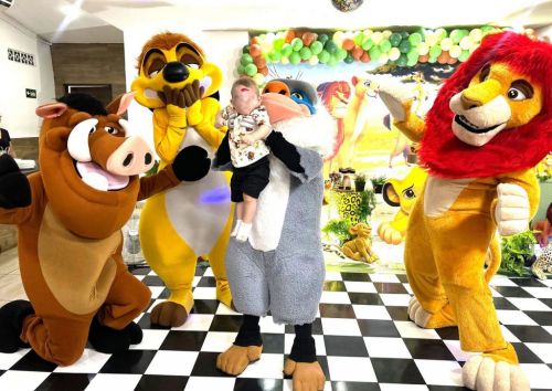 Simba Rei Leão Timão Pumba personagens vivos 738384