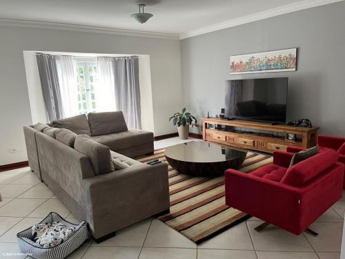 Sobrado à venda na V. Alice em Santo André 3 dorm. 1 suíte 8 vgs. 330m 768448