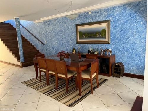 Sobrado à venda na V. Alice em Santo André 3 dorm. 1 suíte 8 vgs. 330m 768457