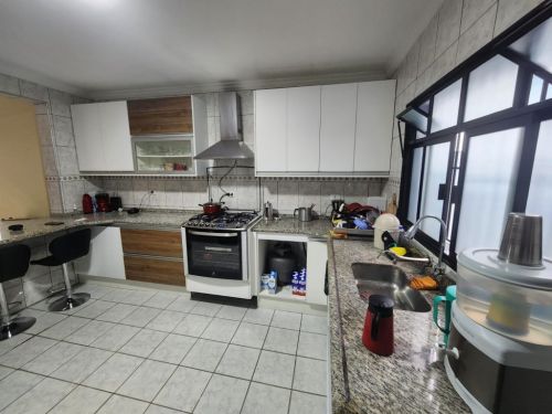 Sobrado à venda na V.américa em Santo André 3 dorm. 1 suíte com closet 2 vgs. 180m² 767980
