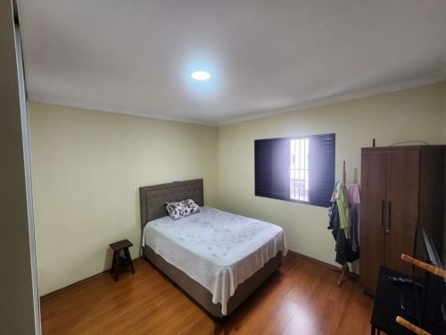 Sobrado à venda na V.américa em Santo André 3 dorm. 1 suíte com closet 2 vgs. 180m² 767982