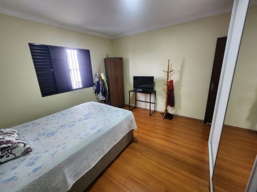 Sobrado à venda na V.américa em Santo André 3 dorm. 1 suíte com closet 2 vgs. 180m² 767983