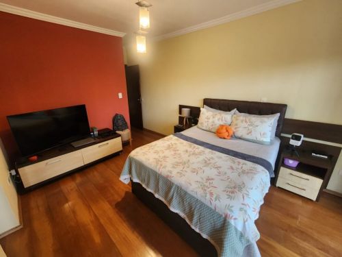 Sobrado à venda na V.américa em Santo André 3 dorm. 1 suíte com closet 2 vgs. 180m² 767984