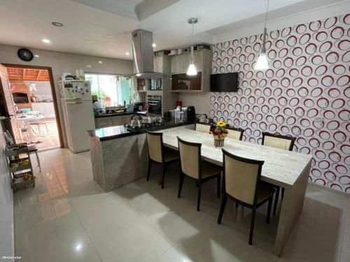 Sobrado à venda na Vila Assunção em Santo André 3 dorm. 1 suíte 4 vgs. 250m 768377