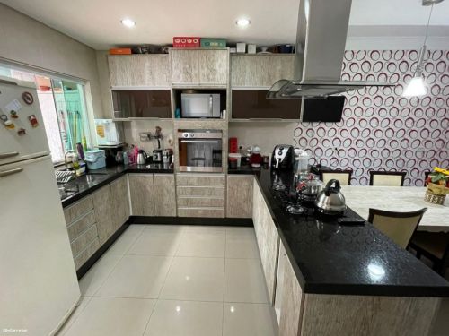 Sobrado à venda na Vila Assunção em Santo André 3 dorm. 1 suíte 4 vgs. 250m 768378