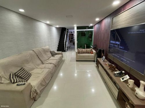 Sobrado à venda na Vila Assunção em Santo André 3 dorm. 1 suíte 4 vgs. 250m 768384