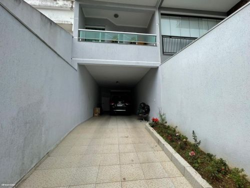Sobrado à venda na Vila Assunção em Santo André 3 dorm. 1 suíte 4 vgs. 250m 768393